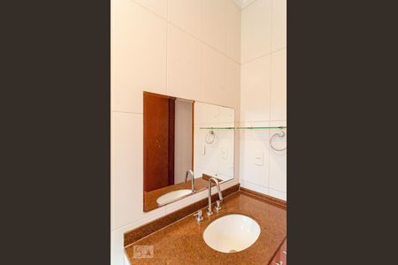 Casa à venda com 240m², 3 quartos e 4 vagas Casa à venda com 240m², 3 quartos e 4 vagasBanheiro da Suíte 1