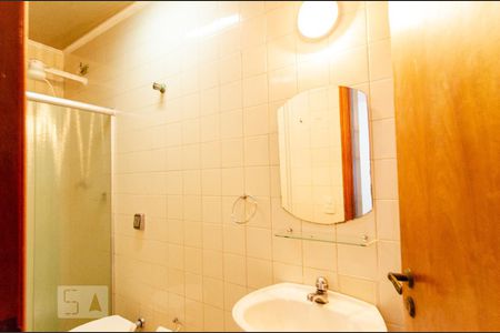 Casa à venda com 240m², 3 quartos e 4 vagas Casa à venda com 240m², 3 quartos e 4 vagasBanheiro de Serviço