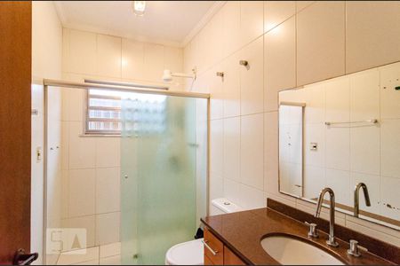 Casa à venda com 240m², 3 quartos e 4 vagas Casa à venda com 240m², 3 quartos e 4 vagasBanheiro da Suíte 1