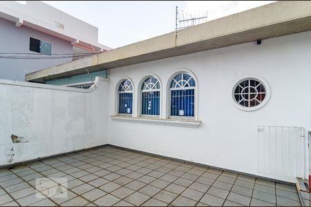 Casa à venda com 240m², 3 quartos e 4 vagas Casa à venda com 240m², 3 quartos e 4 vagasVaranda