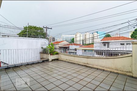 Casa à venda com 240m², 3 quartos e 4 vagas Casa à venda com 240m², 3 quartos e 4 vagasVaranda