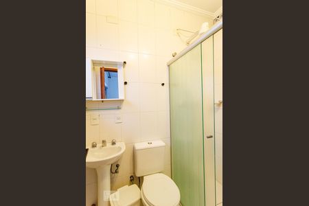 Casa à venda com 240m², 3 quartos e 4 vagas Casa à venda com 240m², 3 quartos e 4 vagasBanheiro da Suíte 2