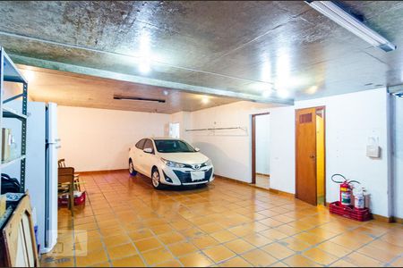 Casa à venda com 240m², 3 quartos e 4 vagas Casa à venda com 240m², 3 quartos e 4 vagasGaragem