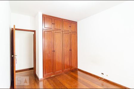 Casa à venda com 240m², 3 quartos e 4 vagas Casa à venda com 240m², 3 quartos e 4 vagasSuíte 2