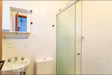 Casa à venda com 240m², 3 quartos e 4 vagas Casa à venda com 240m², 3 quartos e 4 vagasBanheiro da Suíte 2