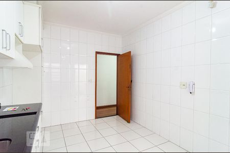 Casa à venda com 240m², 3 quartos e 4 vagas Casa à venda com 240m², 3 quartos e 4 vagasCozinha