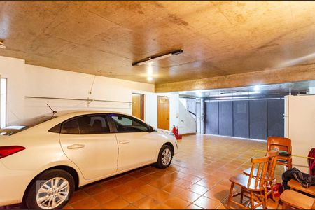 Casa à venda com 240m², 3 quartos e 4 vagas Casa à venda com 240m², 3 quartos e 4 vagasGaragem