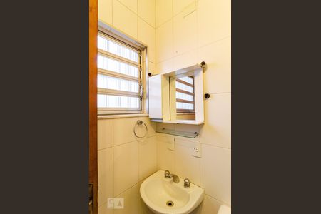 Casa à venda com 240m², 3 quartos e 4 vagas Casa à venda com 240m², 3 quartos e 4 vagasBanheiro da Suíte 2