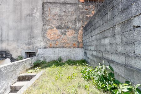 Casa à venda com 107m², 2 quartos e 2 vagas Casa à venda com 107m², 2 quartos e 2 vagasEscada Terraço