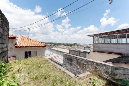 Casa à venda com 107m², 2 quartos e 2 vagas Casa à venda com 107m², 2 quartos e 2 vagasEscada Terraço