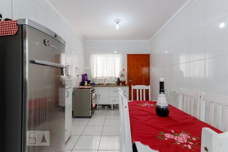 Casa à venda com 107m², 2 quartos e 2 vagas Casa à venda com 107m², 2 quartos e 2 vagasCozinha