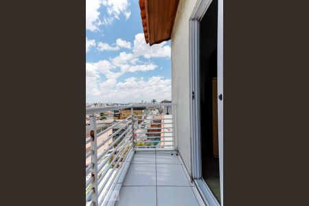 Casa à venda com 107m², 2 quartos e 2 vagas Casa à venda com 107m², 2 quartos e 2 vagasSacada da Suíte