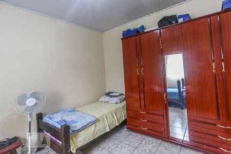 Quarto de casa para alugar com 2 quartos, 112m² em Jardim Santos Dumont, São Paulo