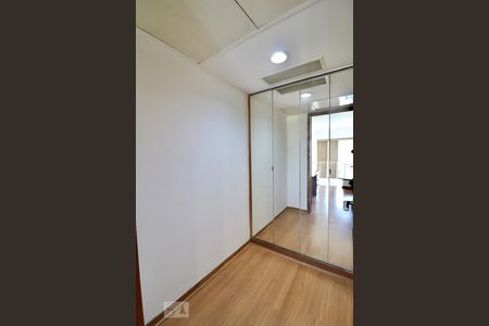 Suíte - Closet de apartamento para alugar com 1 quarto, 56m² em Bela Vista, São Paulo