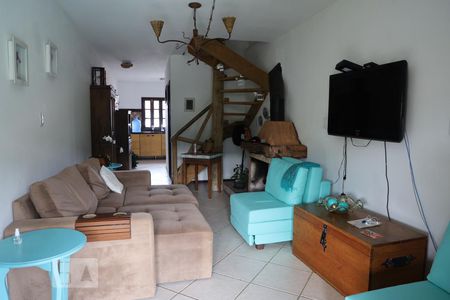 Sala de casa de condomínio para alugar com 2 quartos, 120m² em São João do Rio Vermelho, Florianópolis