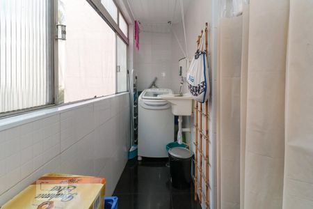 Apartamento à venda com 66m², 3 quartos e 1 vagaÁrea de serviço