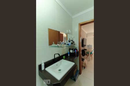 Casa à venda com 150m², 3 quartos e 1 vaga Casa à venda com 150m², 3 quartos e 1 vagaBanheiro da suíte 1