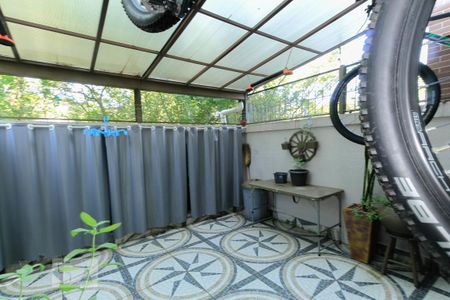 Casa à venda com 150m², 3 quartos e 1 vaga Casa à venda com 150m², 3 quartos e 1 vagaQuintal