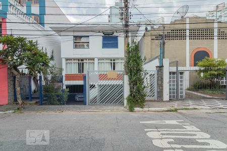 Casa à venda com 260m², 4 quartos e 3 vagasFachada