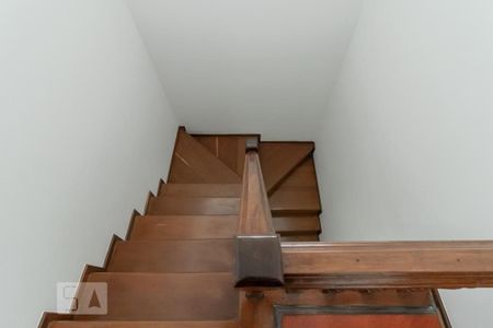 Casa à venda com 260m², 4 quartos e 3 vagasEscada