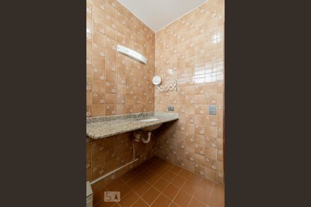 Casa à venda com 260m², 4 quartos e 3 vagasBanheiro da Suíte 1 