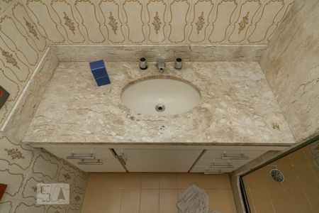 Casa à venda com 260m², 4 quartos e 3 vagasBanheiro da Suíte 2 