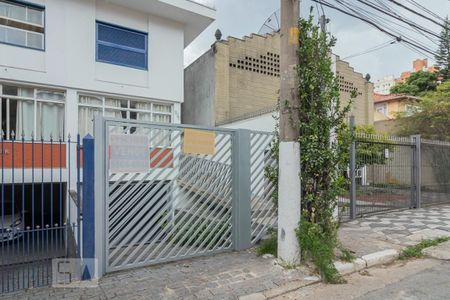Casa à venda com 260m², 4 quartos e 3 vagasFachada