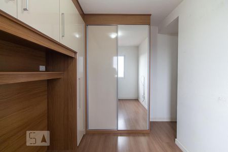 Quarto 2 de apartamento para alugar com 2 quartos, 43m² em Cidade Satelite Santa Barbara, São Paulo