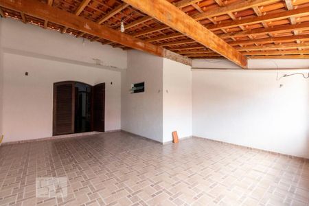 Casa à venda com 200m², 3 quartos e 2 vagasVaranda Quarto 3 - Suite