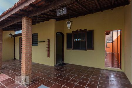 Casa à venda com 150m², 2 quartos e 1 vaga Casa à venda com 150m², 2 quartos e 1 vagaVaranda