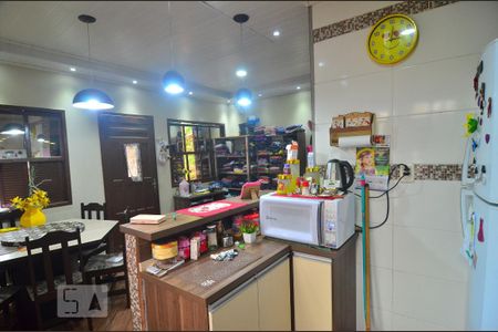 Casa à venda com 120m², 3 quartos e 2 vagasCozinha