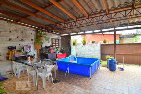 Garagem de casa à venda com 3 quartos, 120m² em Estância Velha, Canoas