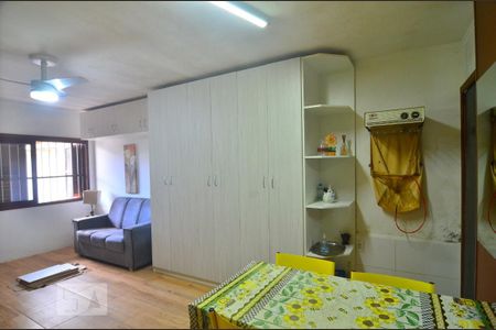 Sala/Quarto de kitnet/studio à venda com 1 quarto, 24m² em Igará, Canoas