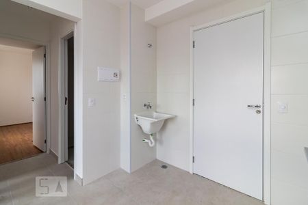Área de serviço de apartamento para alugar com 2 quartos, 33m² em Jardim Planalto, São Paulo