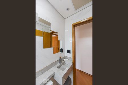 Casa à venda com 201m², 3 quartos e 6 vagasBanheiro Social