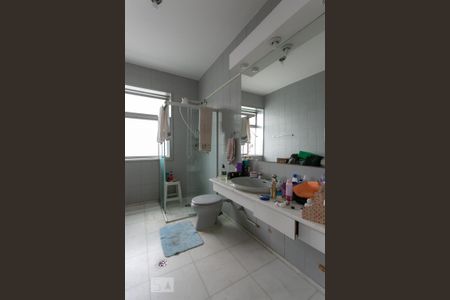 Apartamento para alugar com 300m², 4 quartos e 2 vagas Apartamento para alugar com 300m², 4 quartos e 2 vagasBanheiro da Suíte