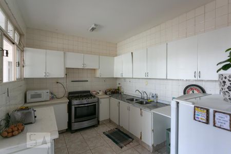 Apartamento para alugar com 300m², 4 quartos e 2 vagas Apartamento para alugar com 300m², 4 quartos e 2 vagasCozinha