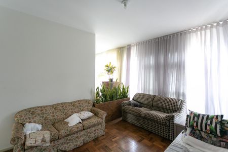Apartamento para alugar com 300m², 4 quartos e 2 vagas Apartamento para alugar com 300m², 4 quartos e 2 vagasSala