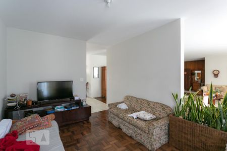 Apartamento para alugar com 300m², 4 quartos e 2 vagas Apartamento para alugar com 300m², 4 quartos e 2 vagasSala