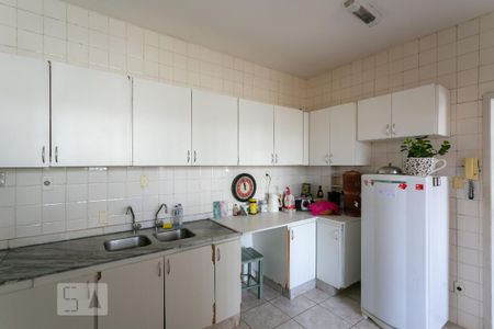Apartamento para alugar com 300m², 4 quartos e 2 vagas Apartamento para alugar com 300m², 4 quartos e 2 vagasCozinha