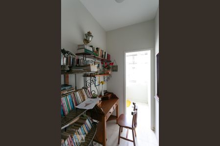 Lavabo de apartamento para alugar com 4 quartos, 300m² em Funcionários, Belo Horizonte