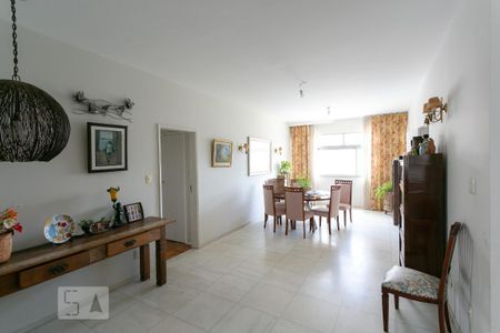 Apartamento para alugar com 300m², 4 quartos e 2 vagas Apartamento para alugar com 300m², 4 quartos e 2 vagasCopa