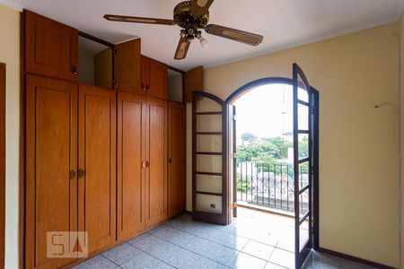 Casa à venda com 310m², 3 quartos e 4 vagas Casa à venda com 310m², 3 quartos e 4 vagasQuarto