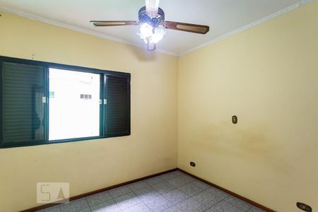 Casa à venda com 310m², 3 quartos e 4 vagas Casa à venda com 310m², 3 quartos e 4 vagasQuarto 2