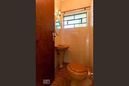 Casa à venda com 310m², 3 quartos e 4 vagas Casa à venda com 310m², 3 quartos e 4 vagasLavabo