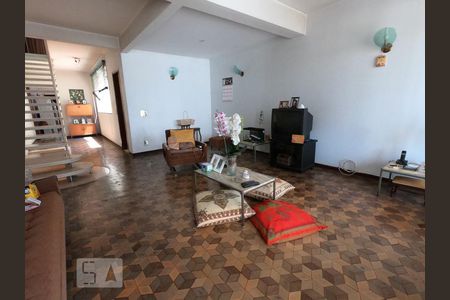 Sala de casa à venda com 3 quartos, 320m² em Cambuci, São Paulo