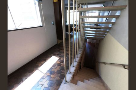Corredor de casa à venda com 3 quartos, 320m² em Cambuci, São Paulo