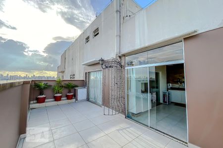 Apartamento à venda com 136m², 3 quartos e 5 vagasQuintal