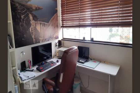 Apartamento à venda com 333m², 4 quartos e 3 vagasQuarto