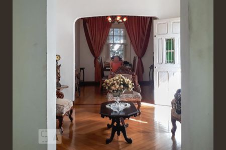 Casa à venda com 175m², 3 quartos e 3 vagasSala